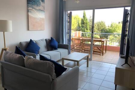 Limnaria - Luxurious, Spacious 3 Bed With Pool Views Appartement *