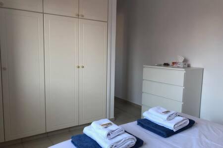דירה Limnaria - Luxurious, Spacious 3 Bed With Pool Views