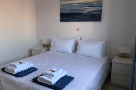 דירה Limnaria - Luxurious, Spacious 3 Bed With Pool Views Paphos