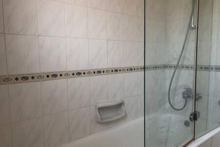 Limnaria - Luxurious, Spacious 3 Bed With Pool Views Paphos