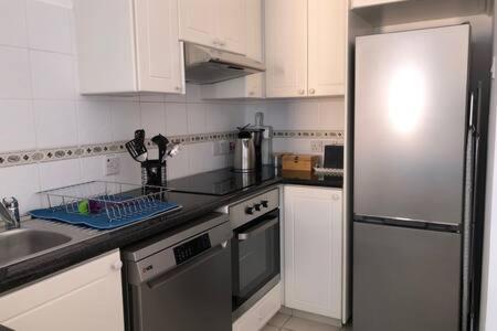דירה Limnaria - Luxurious, Spacious 3 Bed With Pool Views Paphos