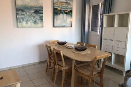Limnaria - Luxurious, Spacious 3 Bed With Pool Views דירה