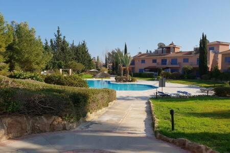 Limnaria - Luxurious, Spacious 3 Bed With Pool Views דירה Paphos