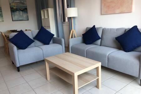 Limnaria - Luxurious, Spacious 3 Bed With Pool Views דירה