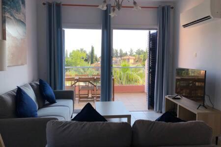 דירה Limnaria - Luxurious, Spacious 3 Bed With Pool Views *