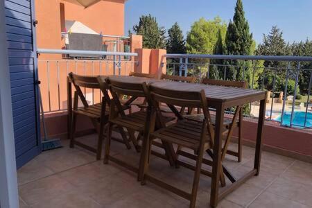 Апартаменти Limnaria - Luxurious, Spacious 3 Bed With Pool Views