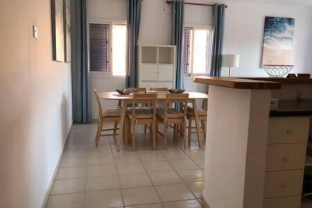 Limnaria - Luxurious, Spacious 3 Bed With Pool Views Пафос